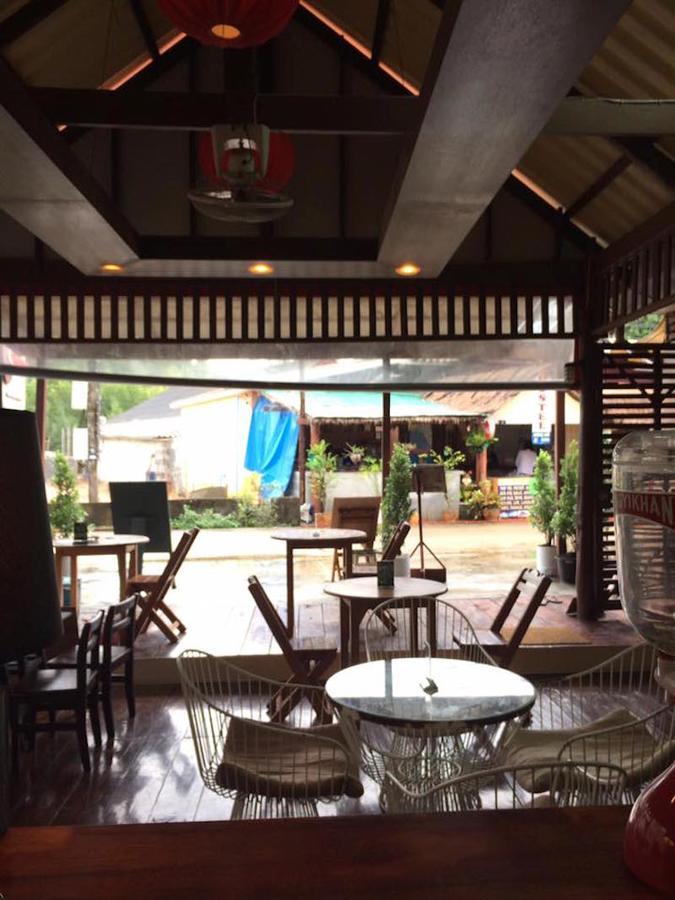 Sincere Hostel Bar And Bistro Ko Lanta Eksteriør bilde