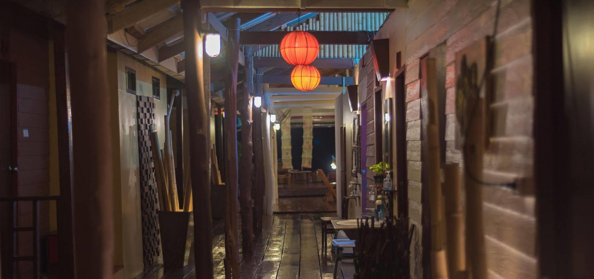 Sincere Hostel Bar And Bistro Ko Lanta Eksteriør bilde