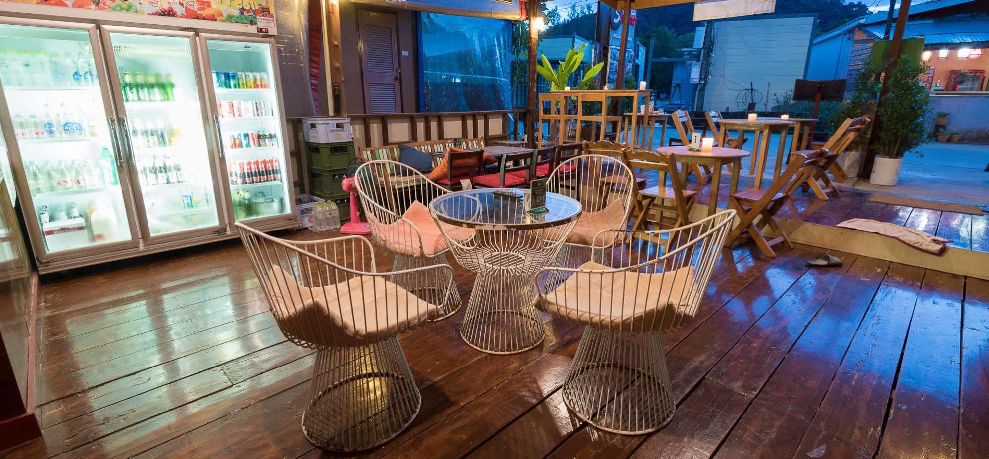 Sincere Hostel Bar And Bistro Ko Lanta Eksteriør bilde